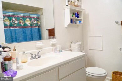 8231 Kings Charter Ln unit K, Springfield, VA 22152 - photo 4