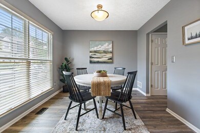 8704 Lazelle Commons Drive-16.jpg-SMALL