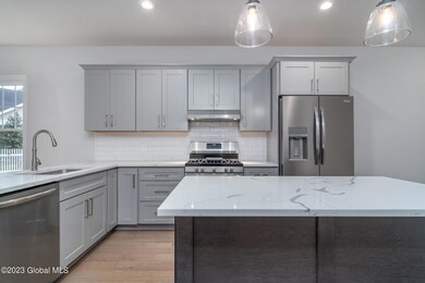 22 Priddle Ln, Colonie, NY 12110 - photo 4