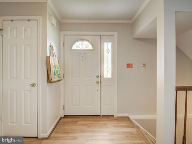 6325 Mary Todd Ct, Centreville, VA 20121 - photo 4