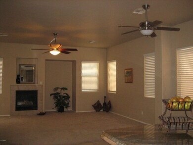 Family room w/ eat-in kitchen