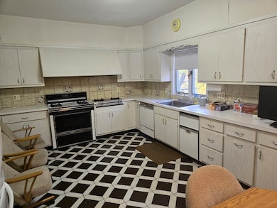 4 Saint Paul St, Cambridge, MA 02139 - photo 7