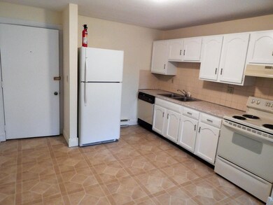 169 Capitol Hill Dr unit 169, Londonderry, NH 03053 - photo 3