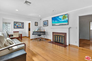 1701 N Buena Vista St, Burbank, CA 91505 - photo 3