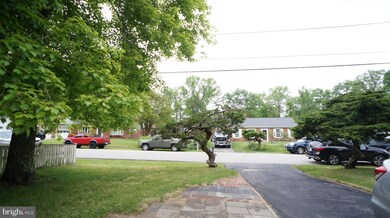 1405 Adams Dr, Fort Washington, MD 20744 - photo 2