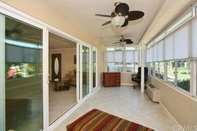  Lots of space in this enclosed patio - 2 ceiling 
