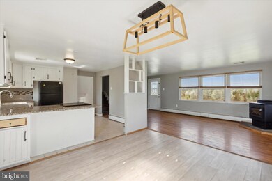 1570 Layfield Rd, Pennsburg, PA 18073 - photo 6