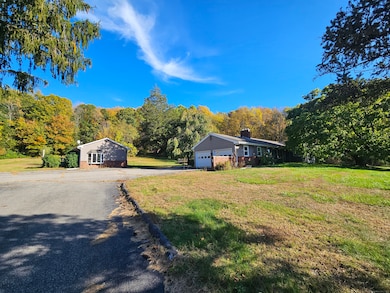 146 Lathrop Rd, Plainfield, CT 06374 - photo 4