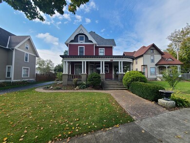469 N Main St