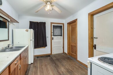 LC-Darling_St_325_Kalamazoo_49048-8