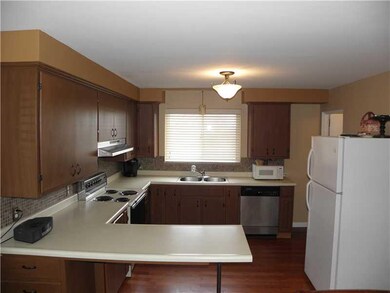 Kitchen. Open Kitchen w/ Breakfast Counter, Cerami