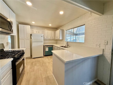 1895 W Devonshire Ave unit 76, Hemet, CA 92545 - photo 6