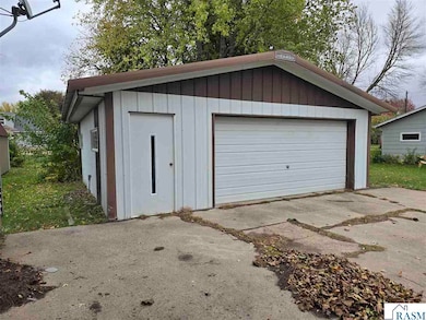 18294 Sperl Ave, New Ulm, MN 56073 - photo 5