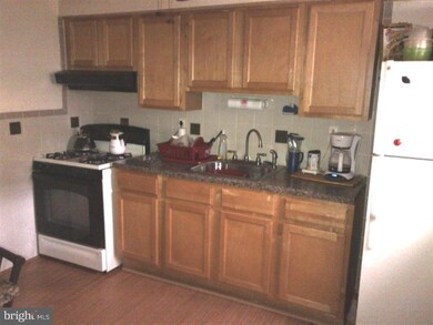 2324 Gerritt St, Philadelphia, PA 19146 - photo 3