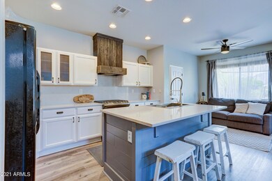 6 - Kitchen