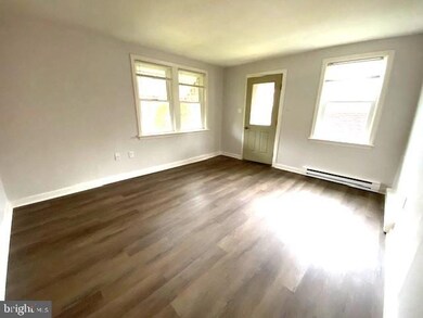 48 S 6th St unit 4, Quakertown, PA 18951 - photo 3