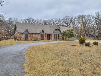 View of front of home featuring a front yard
