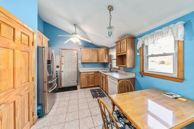 383 East St, Brockton, MA 02302 - photo 4