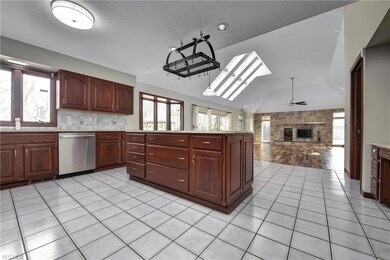 25000 Nobottom Rd, Olmsted Township, OH 44138 - photo 7