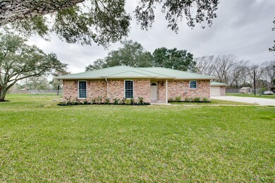 47 Boreas Dr, Alvin, TX 77511 - photo 2