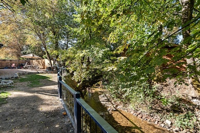 330 SW K St, Grants Pass, OR 97526 - photo 3