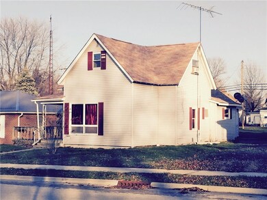 7 N Indiana St, Roachdale, IN 46172 - photo 2