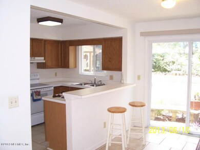 kitchen and breakfast bar