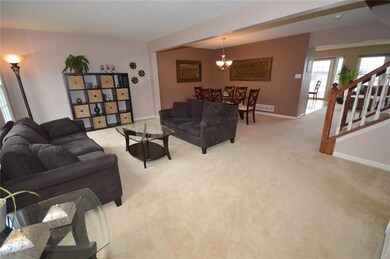Living room - 19' x 10' -   Enjoy the open floor p