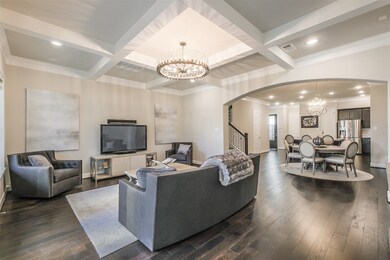 541 W 25th St, Houston, TX 77008 - photo 4