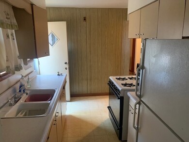 12613 S Marshfield Ave, Calumet Park, IL 60827 - photo 4