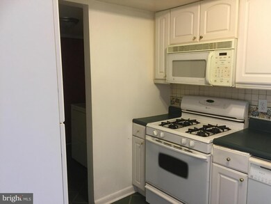 6448 Lamplighter Ridge, Glen Burnie, MD 21061 - photo 3