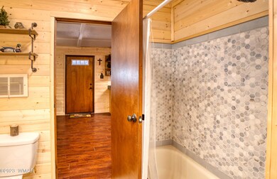 Bathroom 2129 Chevelon Rd