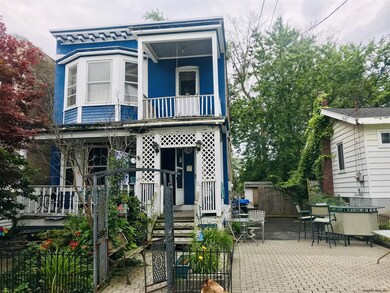 8 Bohl Ave, Albany, NY 12209 - photo 2