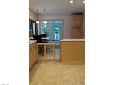 Custom pocket style gate