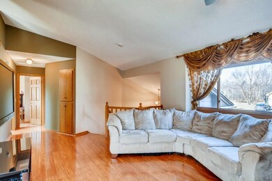 09 Living Room 1585327937552