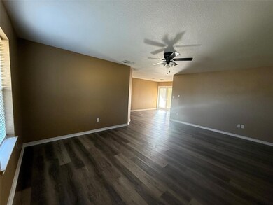 203 Dean Ct, Granbury, TX 76049 - photo 2