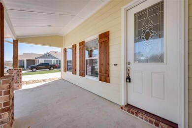 1426 Blue Bonnett Blvd, Gainesville, TX 76240 - photo 5