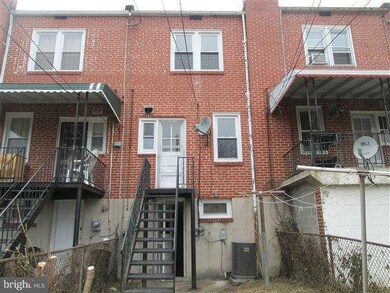 2913 Edgecombe Cir S, Baltimore, MD 21215 - photo 2