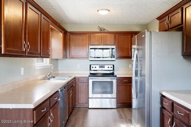 198 Halcomb Ct, Mount Washington, KY 40047 - photo 5