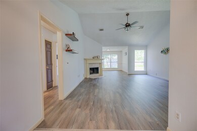 3908 Greenwood Dr, Pearland, TX 77584 - photo 3