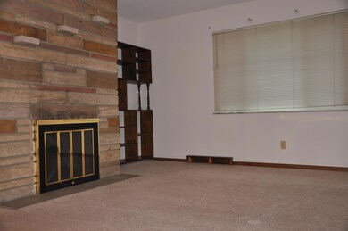 1085 Racine Ave, Columbus, OH 43204 - photo 7