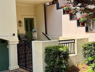 A charming residence walkable to all-things-Harbou