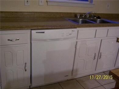 Kitchen. New Dishwasher, Counter top, Si
