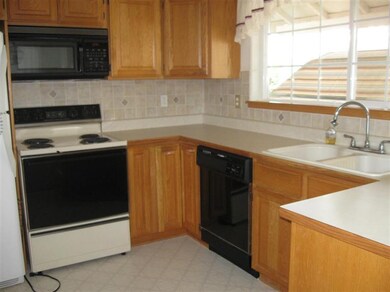 106 Freedom Cir, Grants Pass, OR 97527 - photo 7