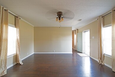 106 Roxanne Dr, Youngsville, LA 70592 - photo 3