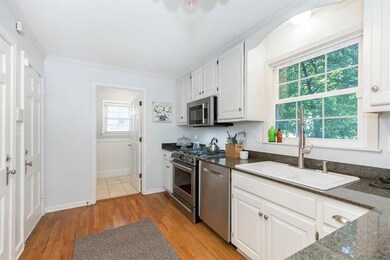 Updated Kitchen with Granite andf stainless steel 