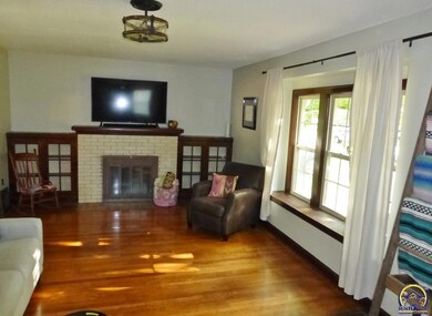 1722 SW Randolph Ave, Topeka, KS 66604 - photo 4