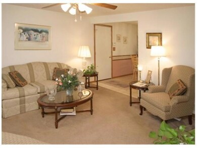 682 Cherryhurst Dr, Columbus, OH 43228 - photo 6