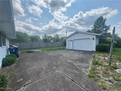 2501 W 40th St, Lorain, OH 44053 - photo 3