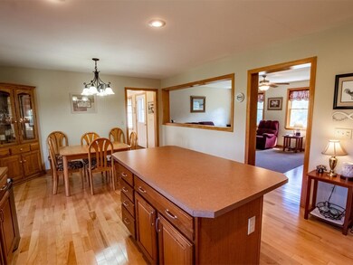 1566 Hinesburg Rd, Richmond, VT 05477 - photo 5